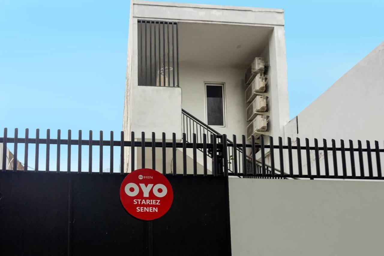 Hotel Super Oyo 91074 Stariez Senen Syariah Jakarta Exteriér fotografie